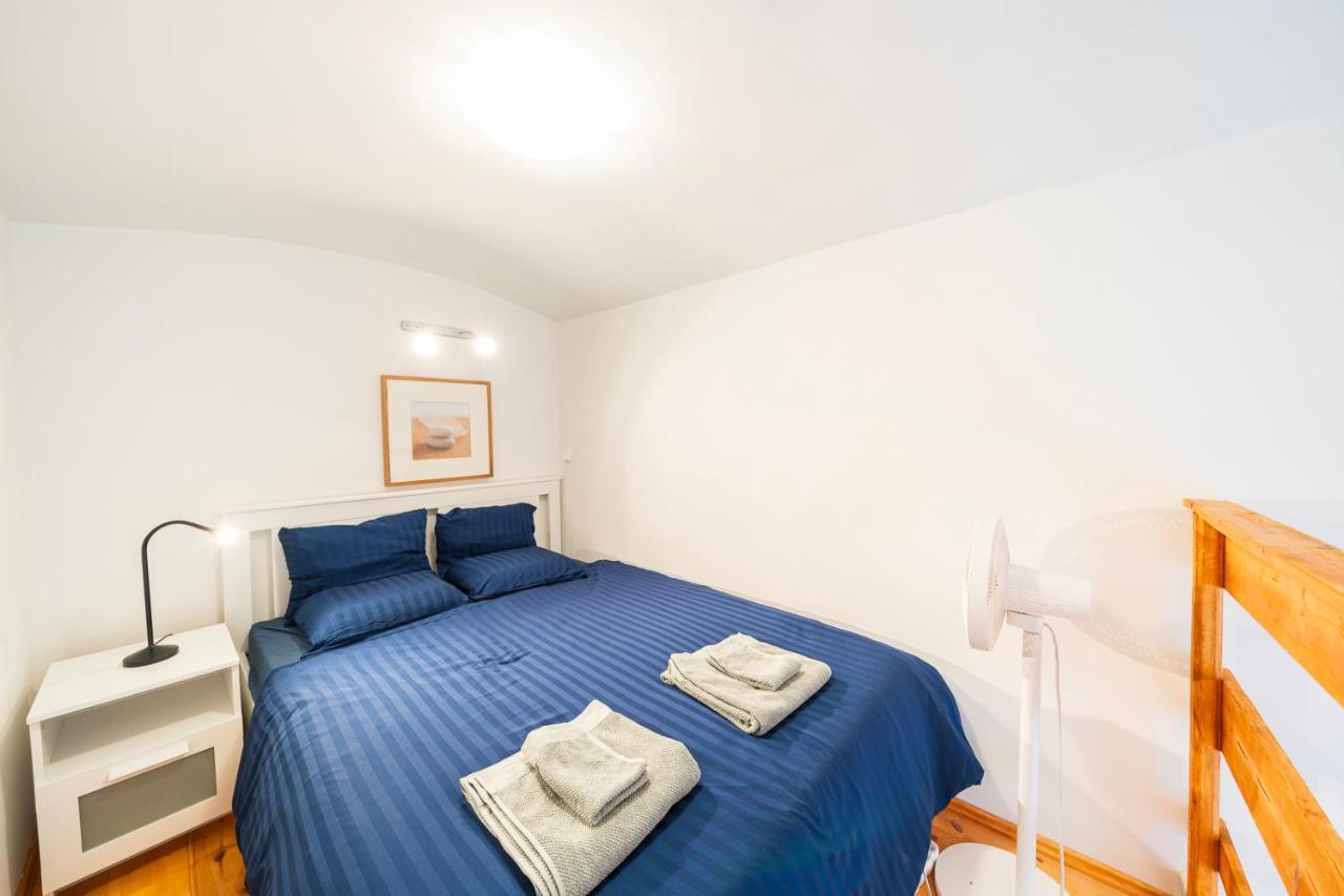 Shining Bright Two Bedroom Apt Next To Andrassy Ave Budapest Eksteriør billede